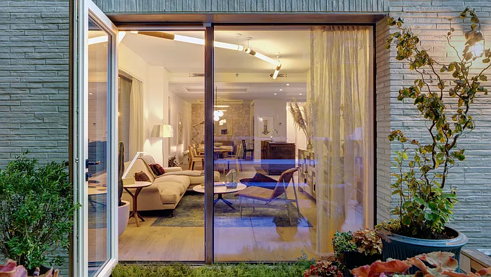 Rented by Douglas Elliman | media 24