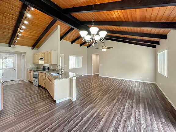 2nd image of 16-2061 Vanda Dr