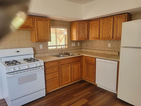 2nd image of 6480-1 N Taylor Ln