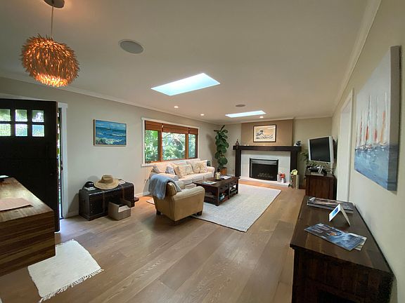 5th image of 720 Flora Vista Dr