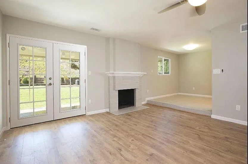 4 bed, 1404 sqft, $4,499 — Photo 2