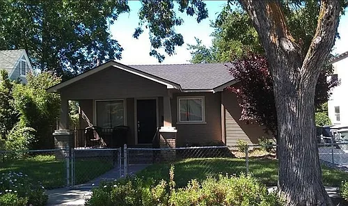 351 W Beverly Pl Photo 1