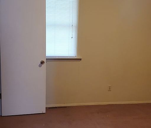 4th image of 11604 E Lexington Ave