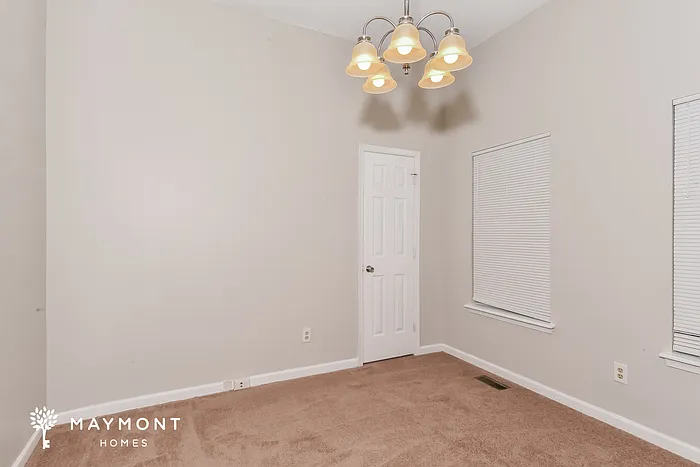 106 Ascot Ct — Photo 5