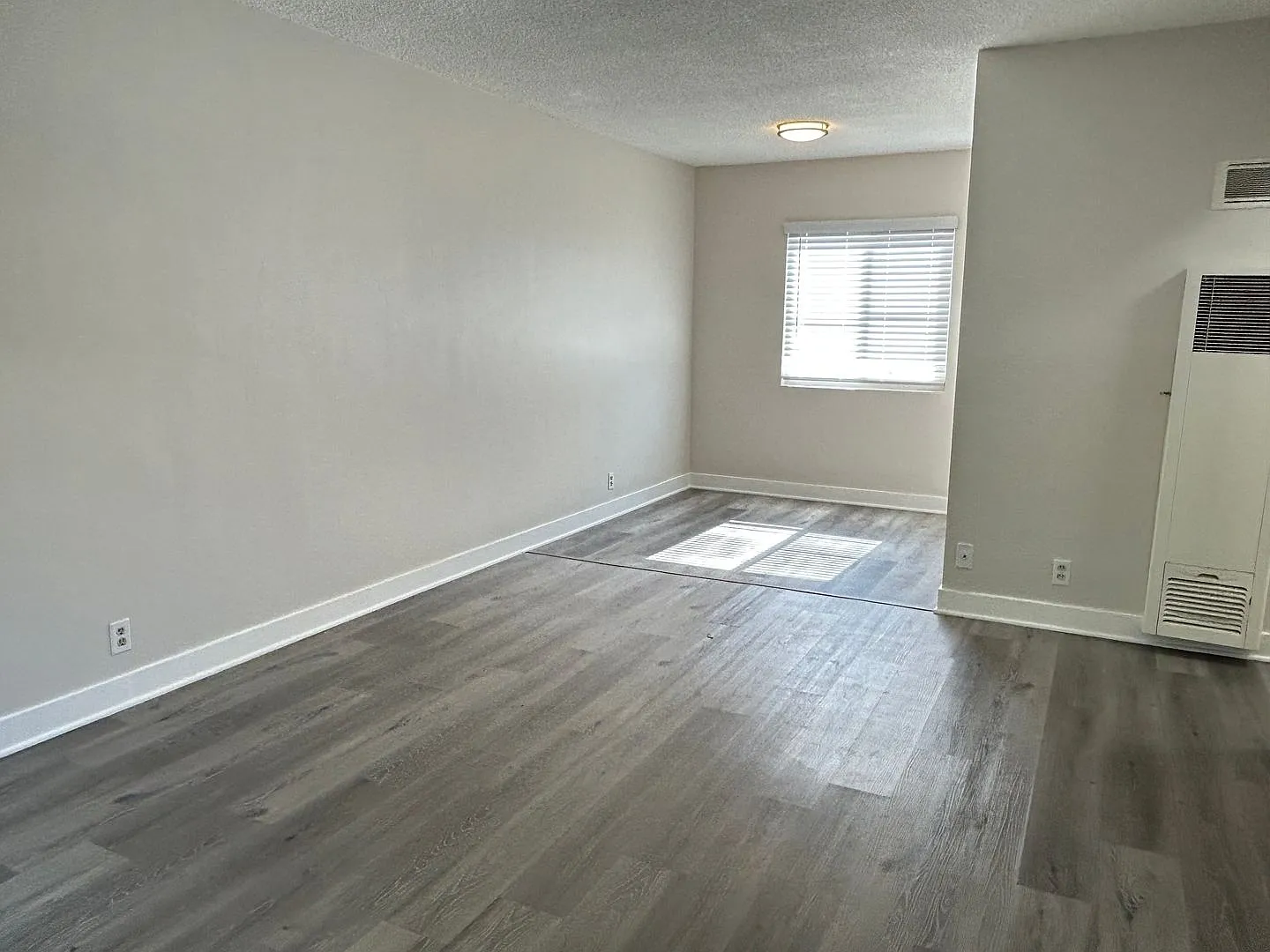 2821 E 65th St. — Photo 3