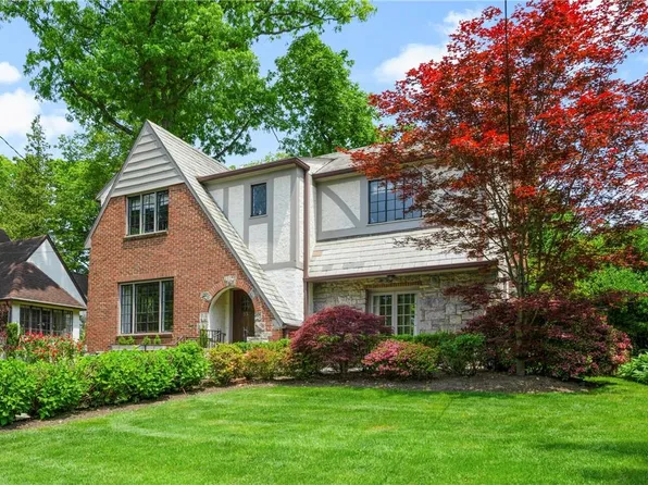 35 Kingsbury Road, New Rochelle, NY 10804