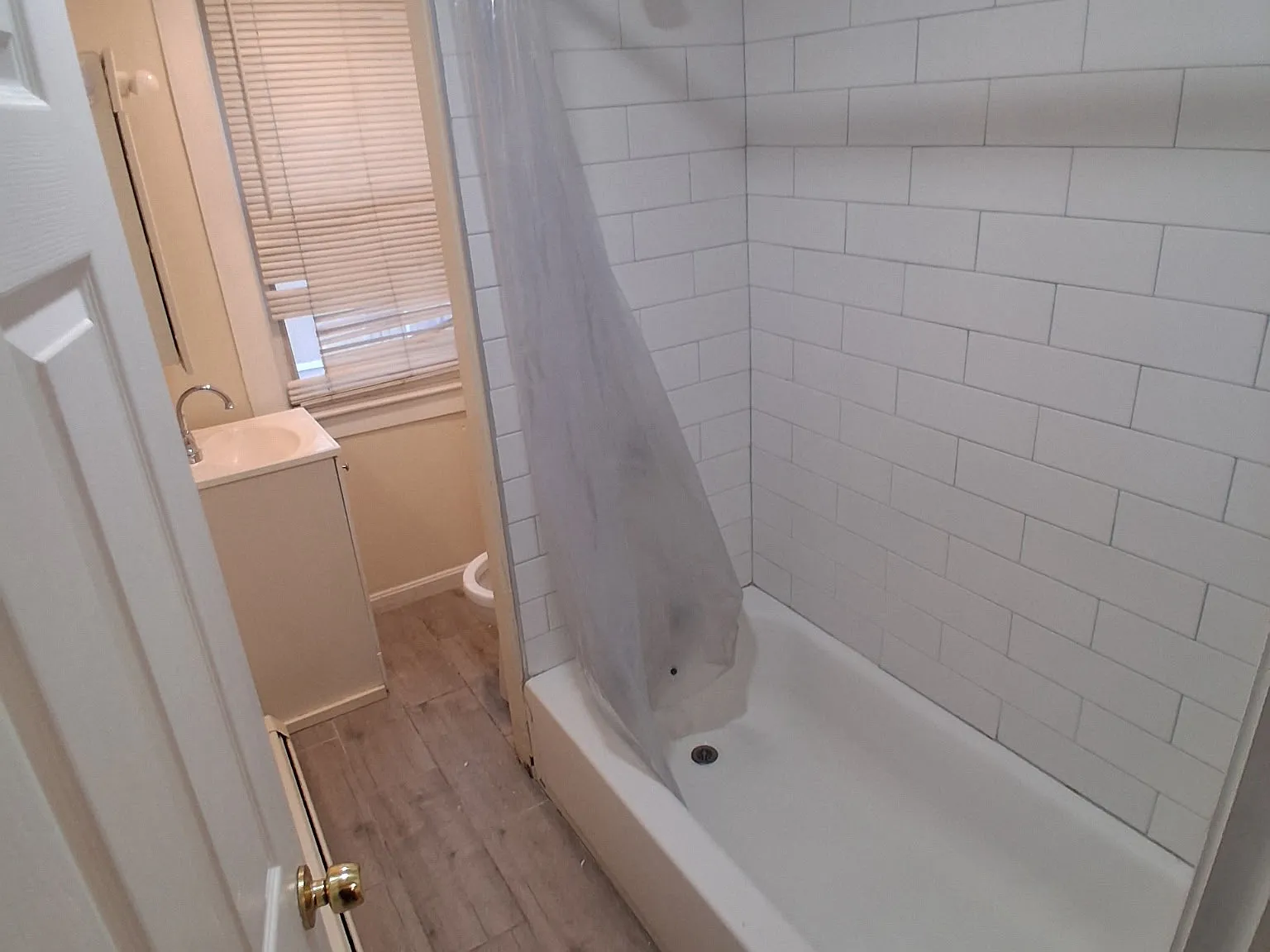 3 bed, 1000 sqft, $2,900 — Photo 3