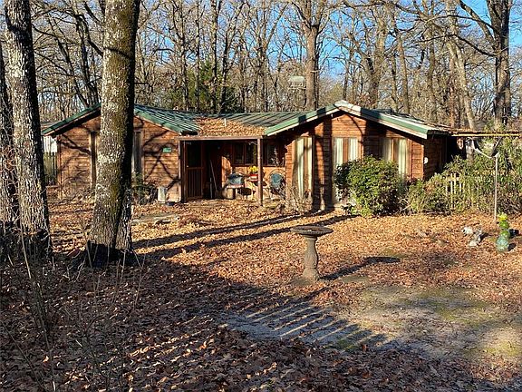 3rd image of 224 Lakeside Dr