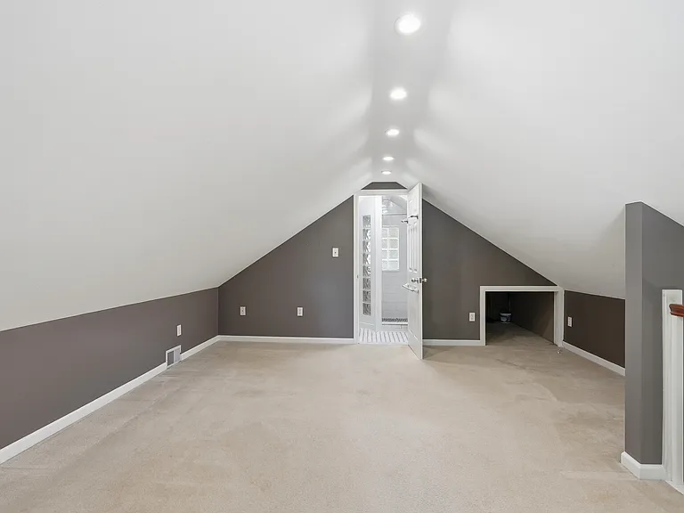 302 Yerkes St — Photo 27