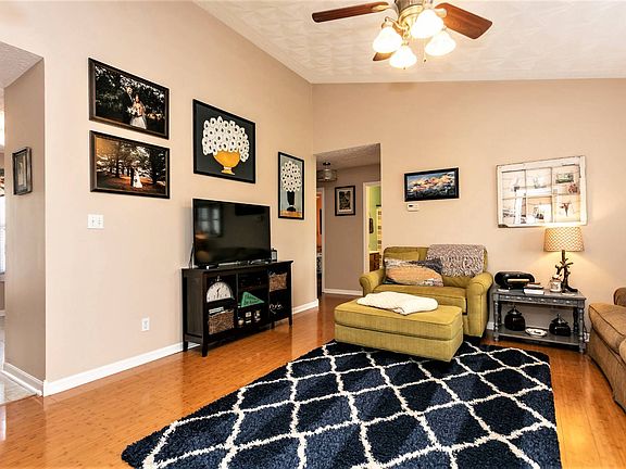 2nd image of 193 Kelch Ln