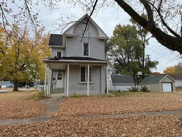 1st image of 709 Pine St