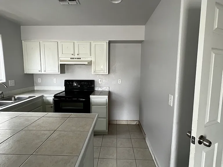 3316 W Jackson St #2 — Photo 7