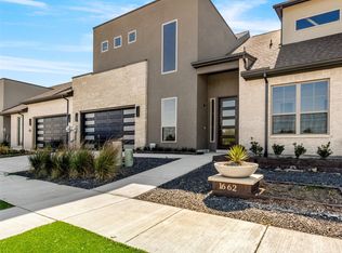 1662 Governors Blvd, Heath, TX 75032