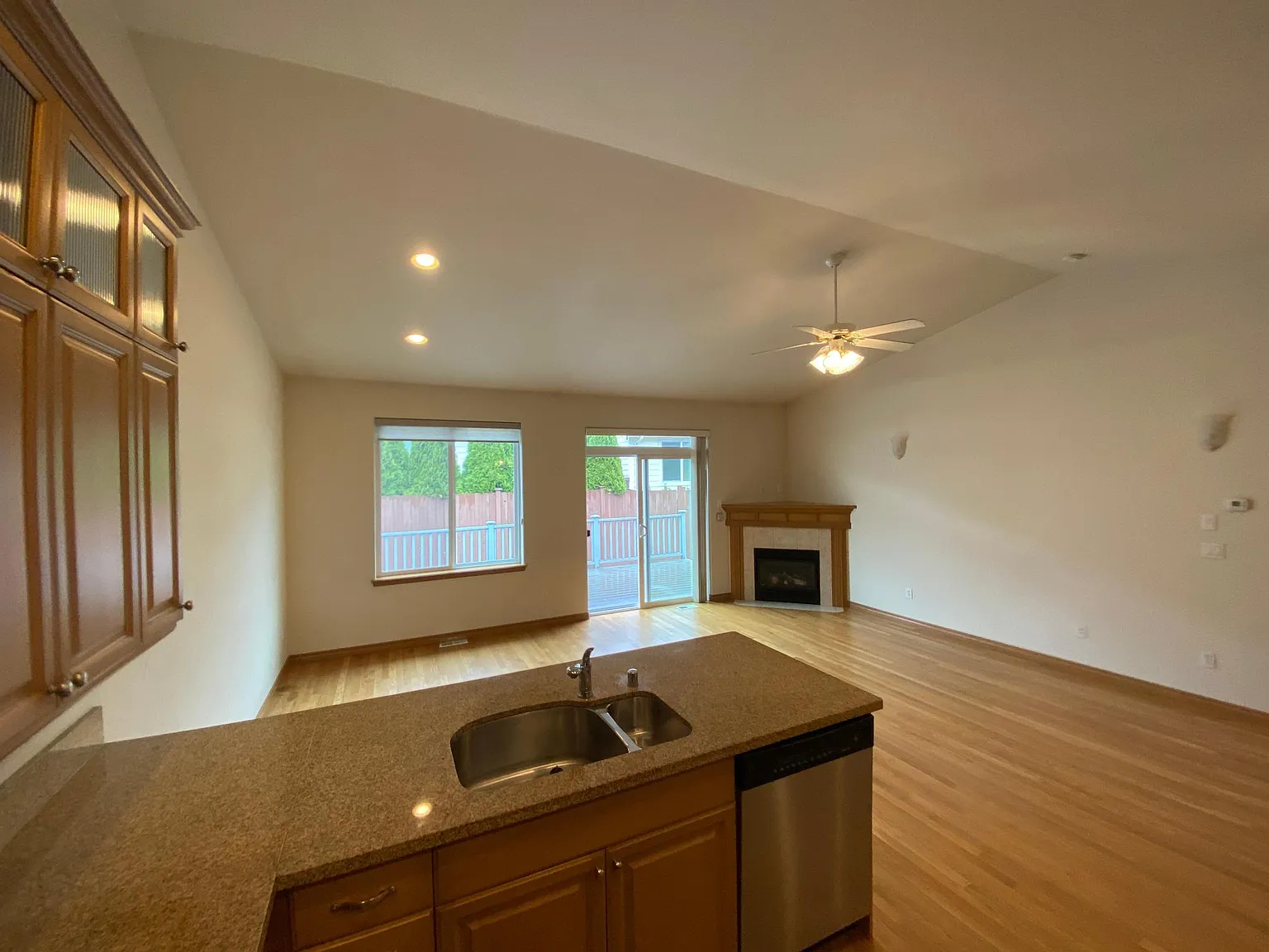 2 bed, 1183 sqft, $2,449 — Photo 4