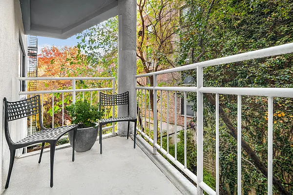Sold by Compass | media 6