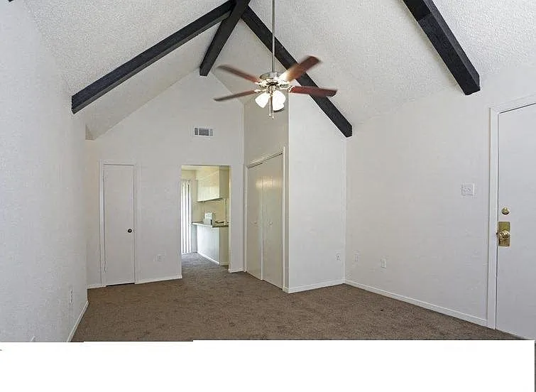 Devonshire Apartments — Photo 21