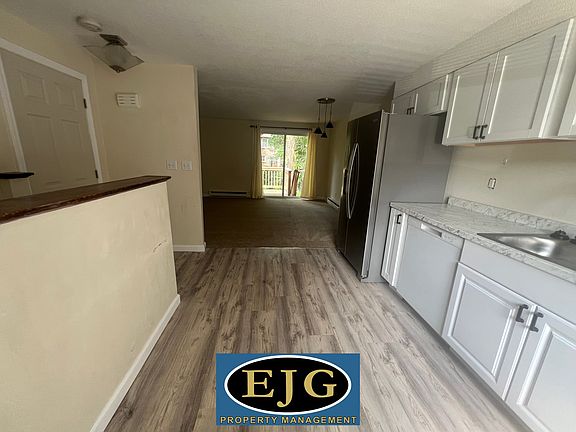 5th image of 905 Mammoth Rd APT 6