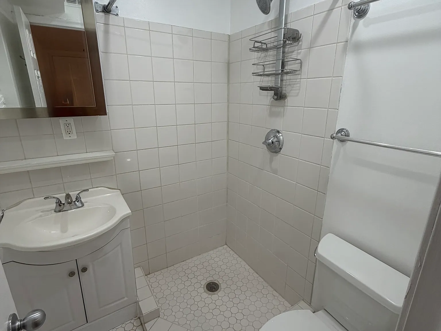 2 bed, 1100 sqft, $3,600 — Photo 2