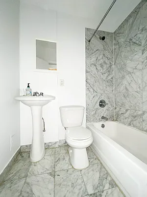 Rented by City Connections Realty | media 14