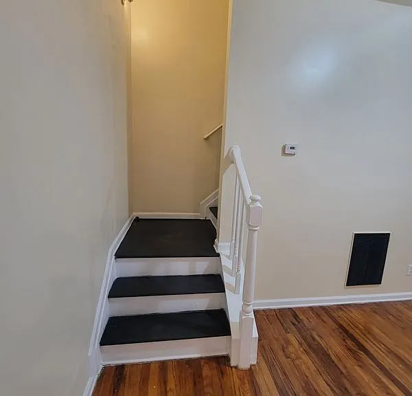 2069 Detroit Ave NW — Photo 11