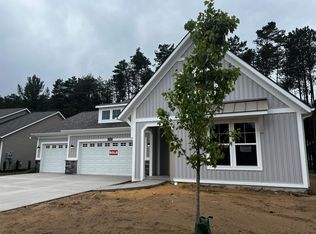 17409 Baltrusol Dr, Spring Lake, MI 49456