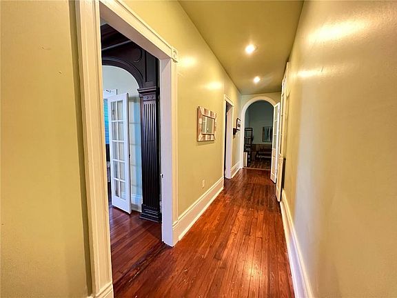 5th image of 2415 Columbus St