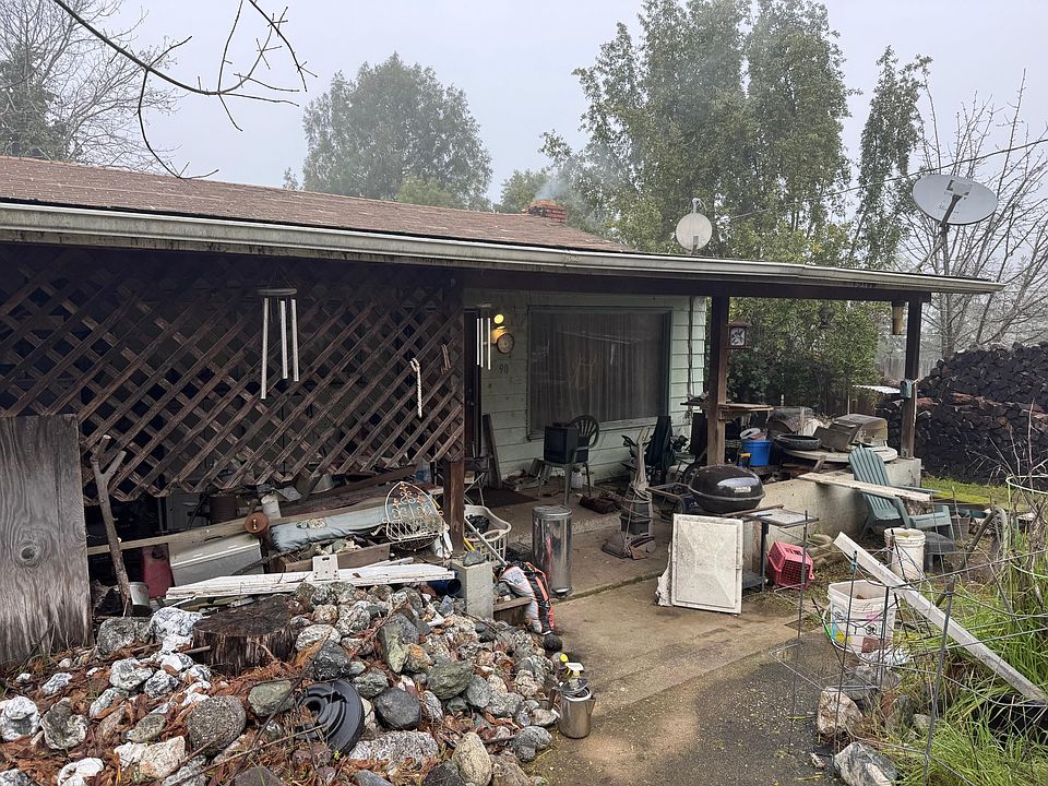 1st image of 90 Maple Ln