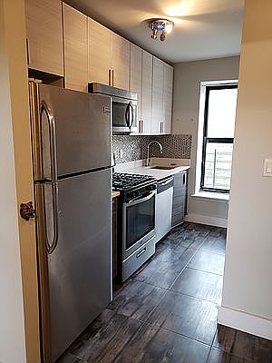 3rd image of 930 Myrtle Ave APT 12