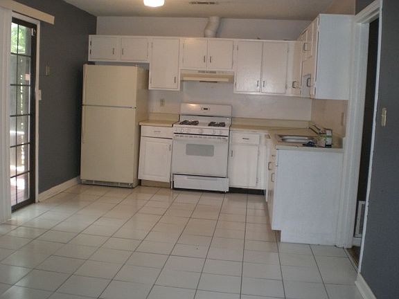 Kitchen Side1