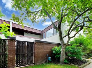 396 Woodsworth Rd #57, Toronto, ON M2L 2T9