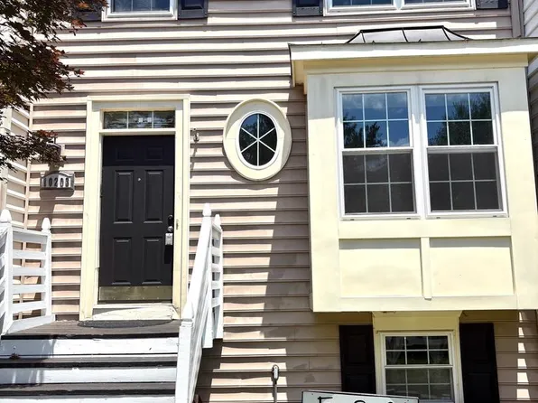10203 Calypso Dr, Manassas, VA 20110