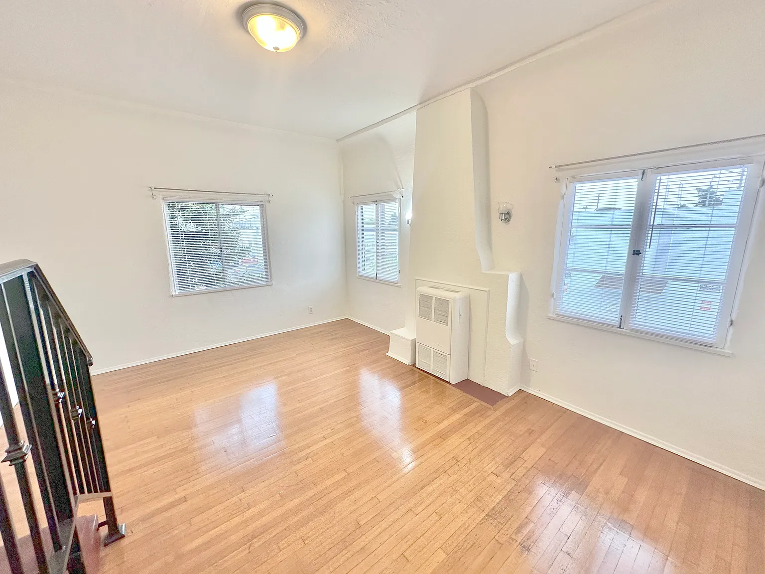 3816 Watseka Ave — Photo 4