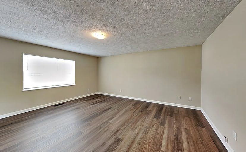 1st image of 111 Cartway Ln