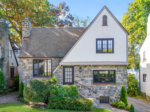 206 Knollwood Avenue, Mamaroneck, NY 10543