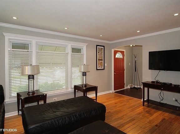 3rd image of 745 Westchester Blvd
