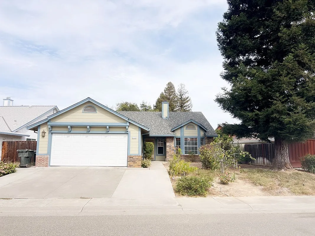 3 bed, 2.0 bath, 1567 sqft, $2,700 — Photo 1