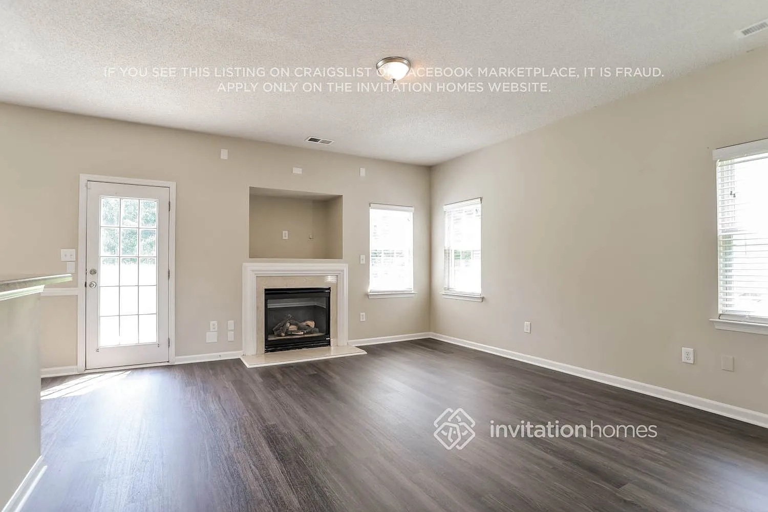13407 Willow Falls Rd Charlotte, NC 28215 — Photo 4
