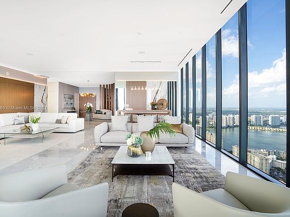5th image of 17141 Collins Ave #1