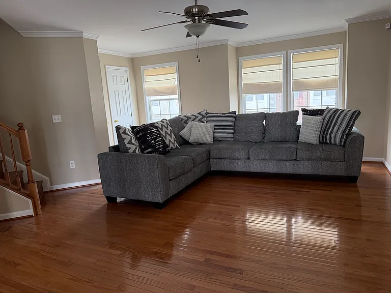 25 Robin Ln — Photo 1