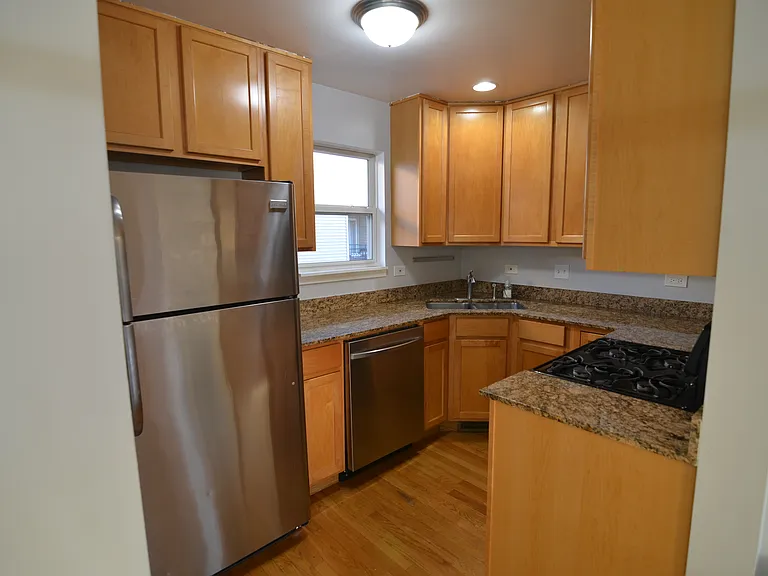 4851 N Pulaski Rd — Photo 8
