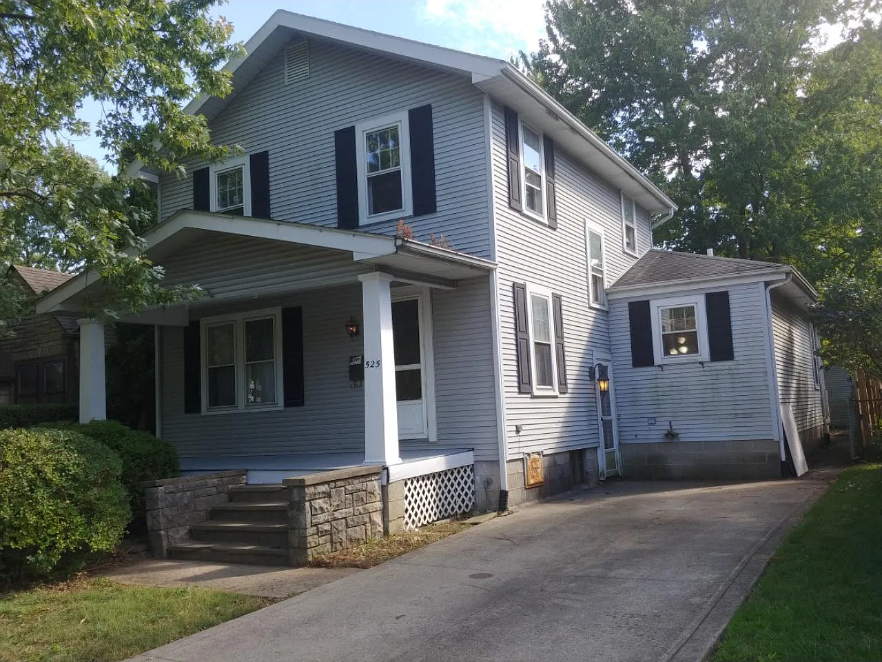 3 bed, 1.5 bath, 1579 sqft, $1,975 — Photo 1