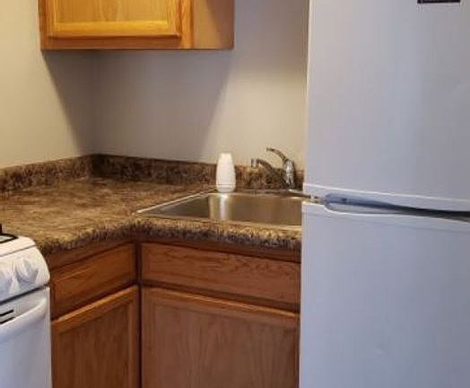 2nd image of 606 S Prairie St #579b41285
