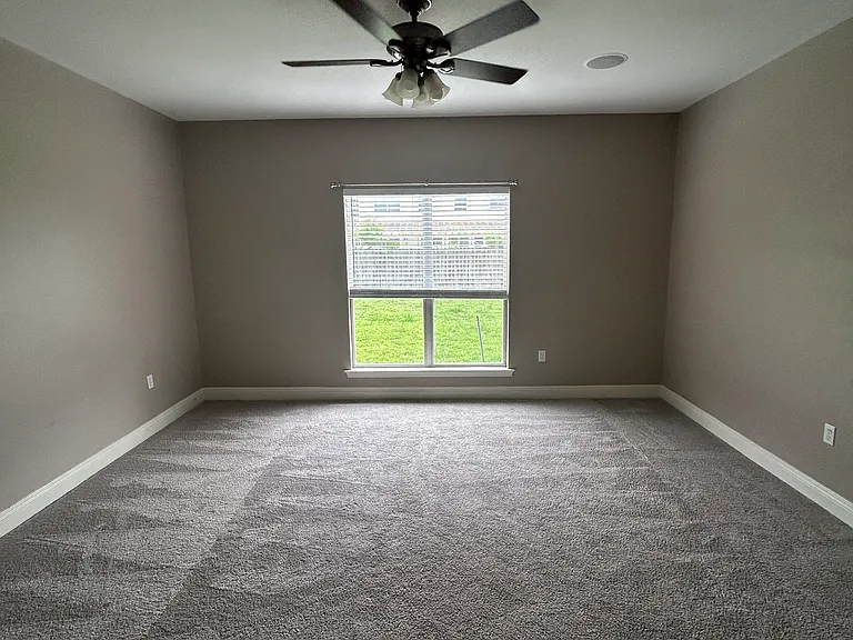 724 Simpson Way — Photo 15