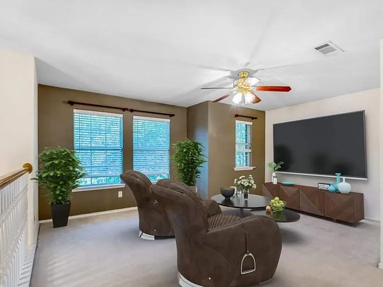 2416 Catawba Loop — Photo 16