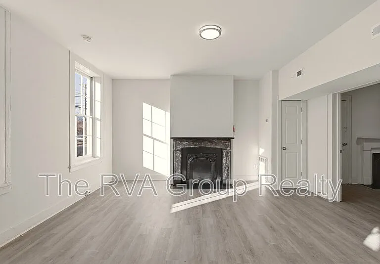 27 S Jefferson St #A — Photo 5