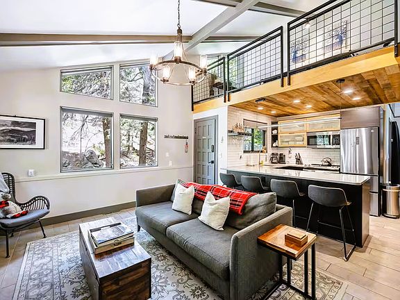 4th image of 1237 State Highway 103