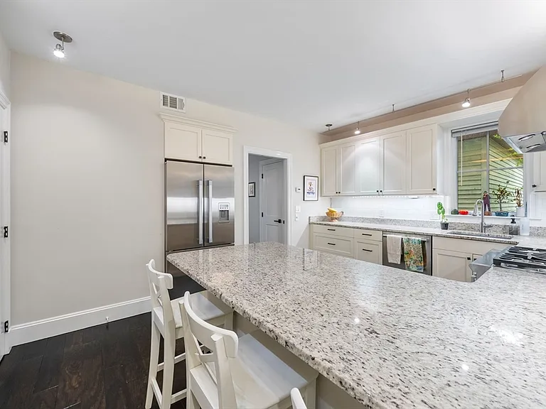 619 Franklin St #1 — Photo 17