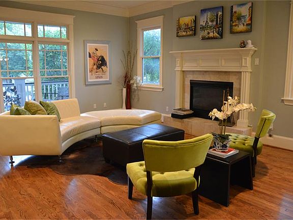 Beautiful gas fireplace and mantel.