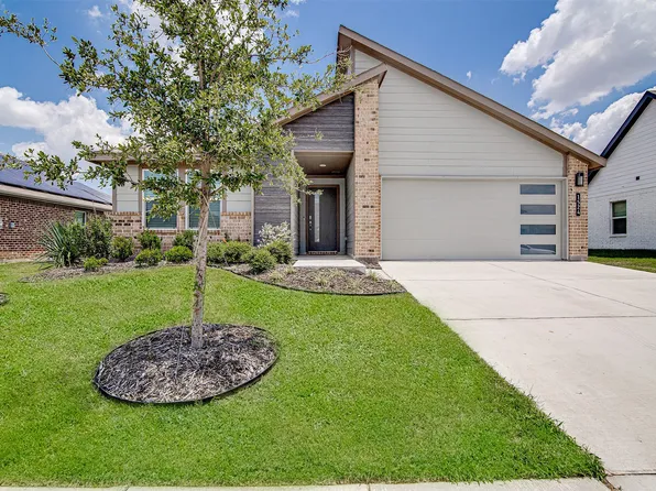 1524 Forest Park Dr, Alvarado, TX 76009