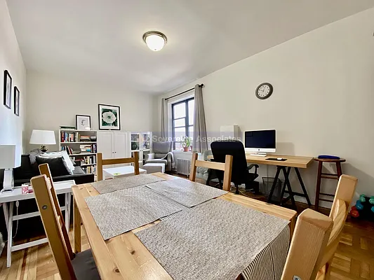Rented by Sovereign Associates | media 12